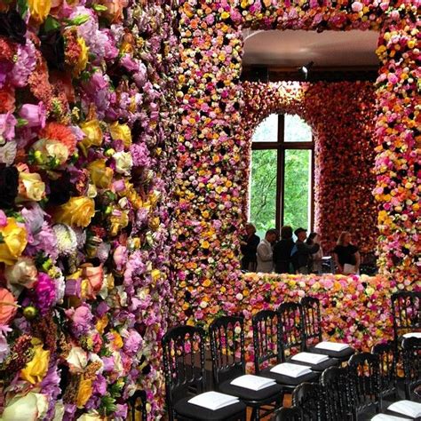 raf simons dior flower wall|VIDEO: Here's What It Took To Install One Million Flowers At Dior .